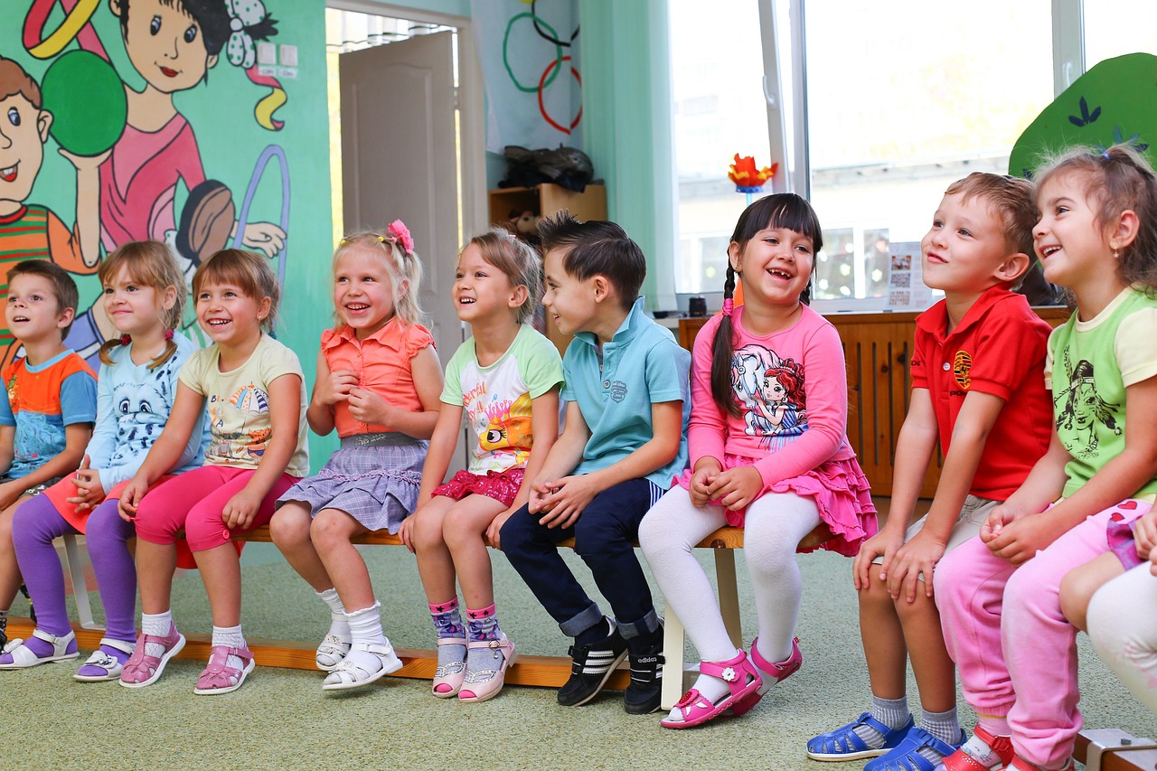 Nobelovku tomu, kdo vymyslel mateřskou školku